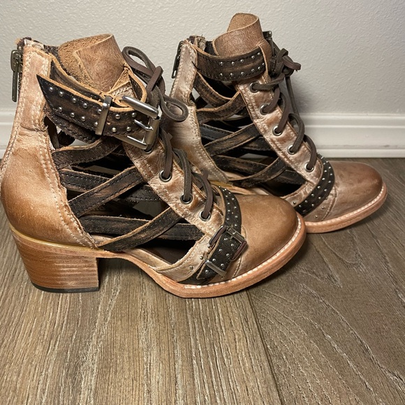 Freebird Cheyenne Size 6 Leather Ankle Boots Taupe Multi - Picture 1 of 5